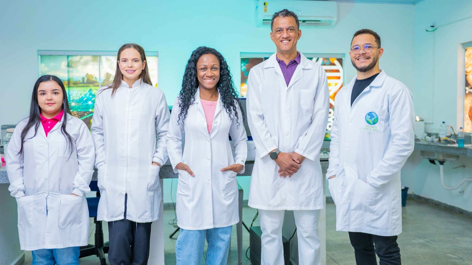 ABLIB team in the laboratory